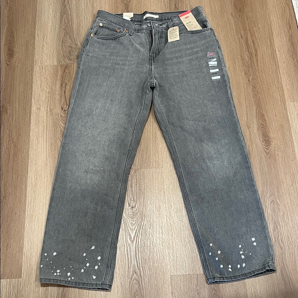Levi’s women’s low pro straight leg jeans. Size 31x30. Brand new!